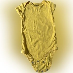 Carter’s 9 Months Basic Yellow Short Sleeve Onesie